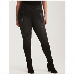Torrid Black Skinny Jeans with Distressed Details 18 R stretch denim